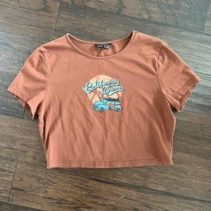 NWOT SHEIN CALIFORNIA DREAMS Fitted Sleeve Graphic Crop Top Size XL (12)